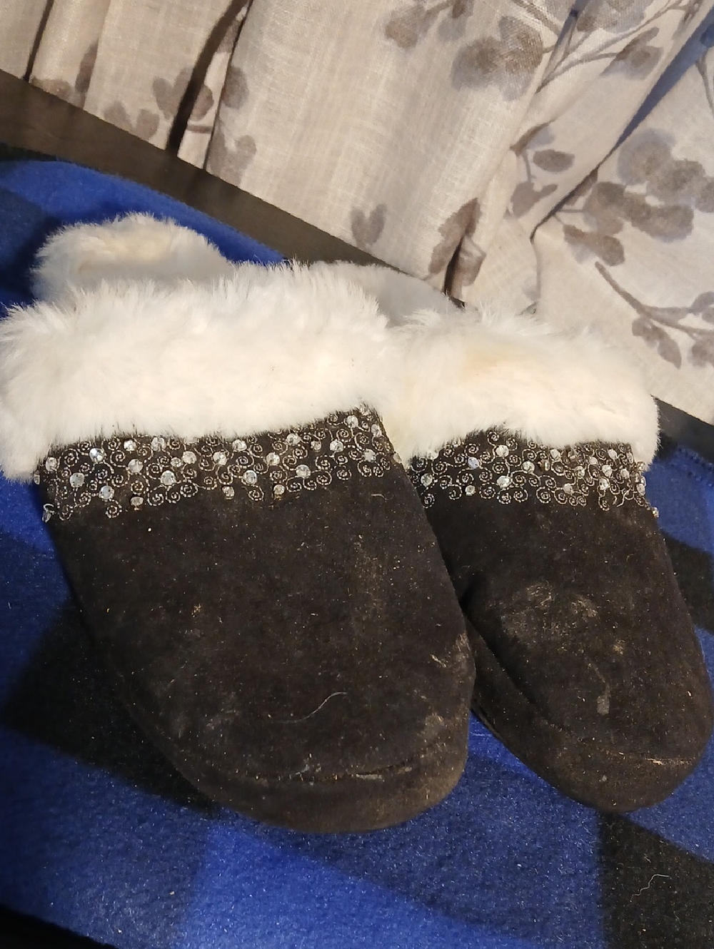 Embellished Black Faux-Fur Clog Slippers